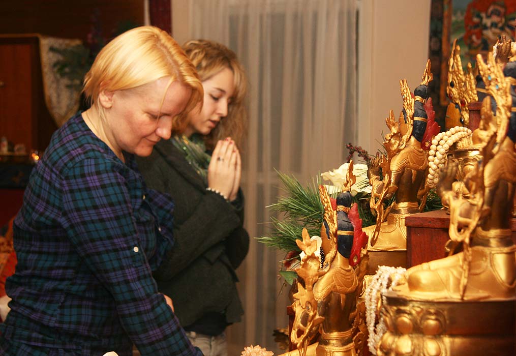 Prayers at the 21 Tara altar at KPC Maryland
