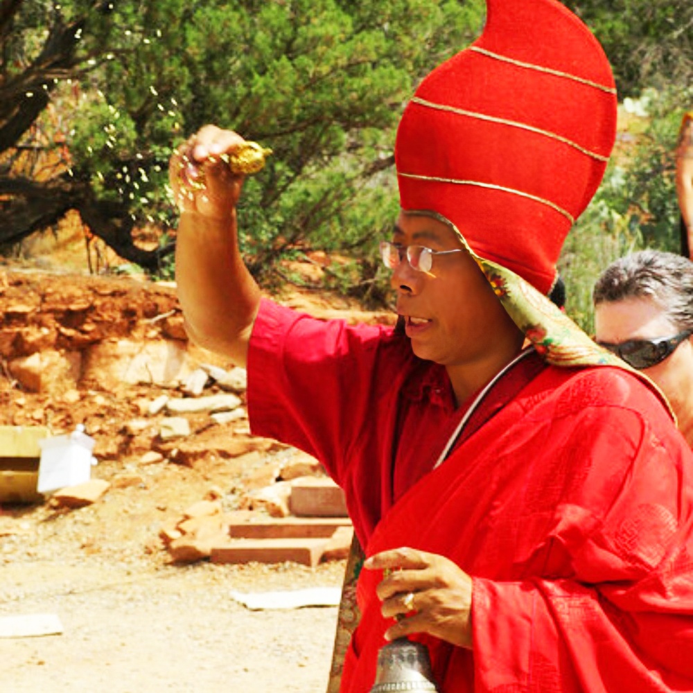 Tulku Sangngag consecrates Amitabha Stupa