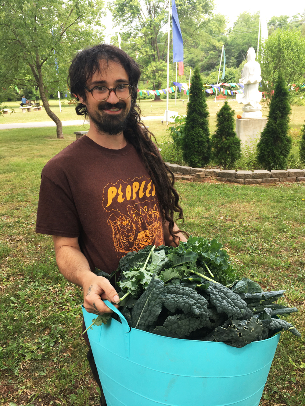 Happy harvester with kale-web